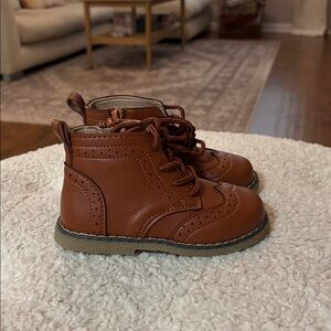 MG Baby Boys Brown Shoes size: 5 Toddler
NEW
